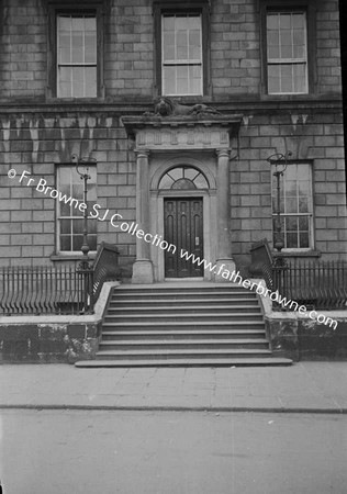 N.U.I. CLUB EXTERIOR OF 85 ST STEPHEN'S GREEN